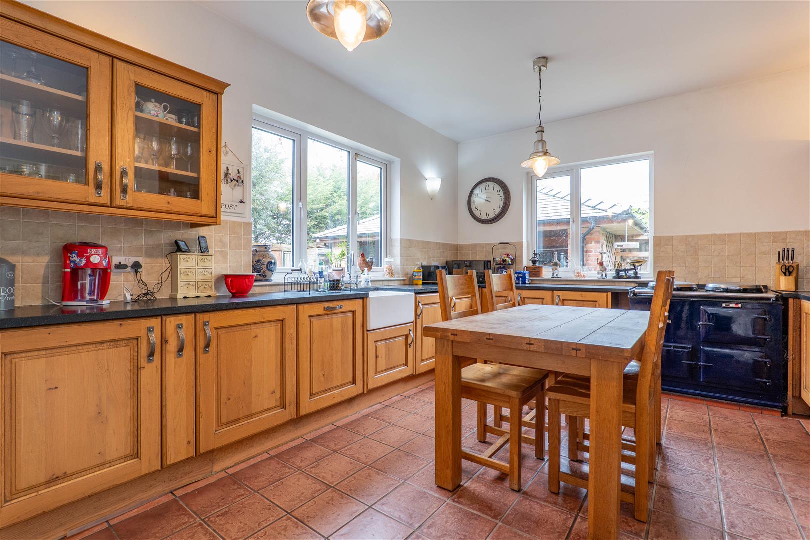 6 bed property in Dawson Lane, Leyland